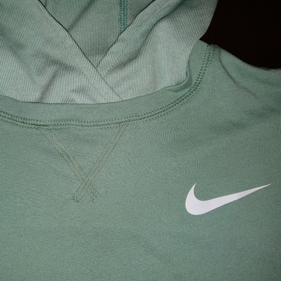 Nike | Dri-FIT Trophy Girls Lightweight Jersey Knit Green Hoodie Youth Size XL - Picture 3 of 15